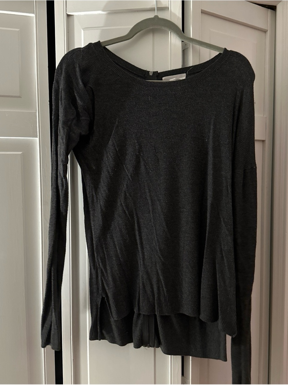 Women's Black Long-Sleeve Lightweight Crewneck Top